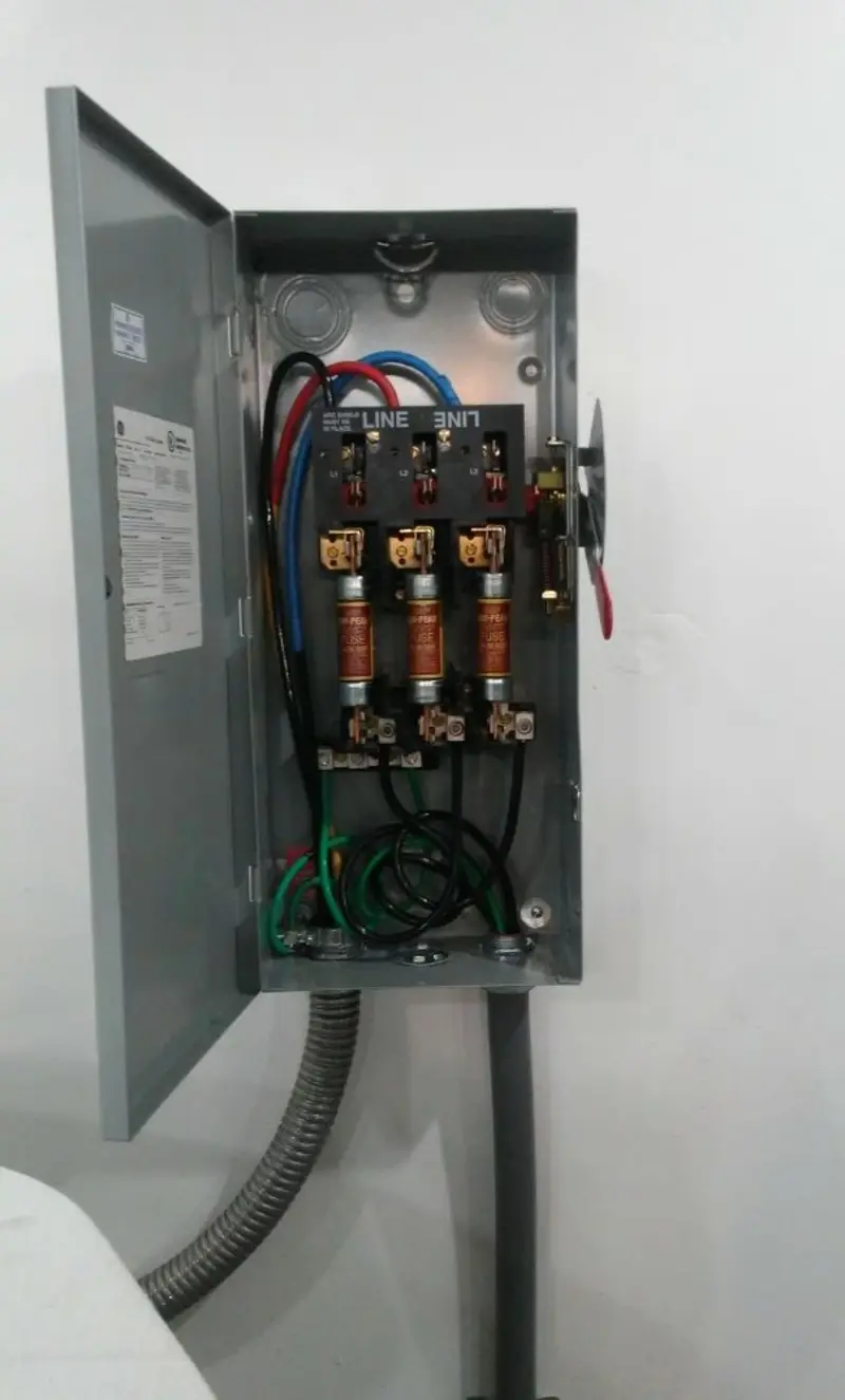 Three-phase disconnect switch installed for Electrical Wiring & Rewiring in Rockwell